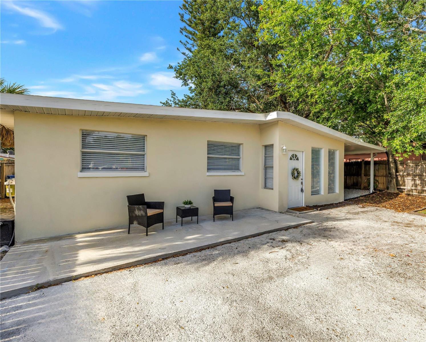 Single Family Residence em ST PETERSBURG, FL - Daniel Dourado