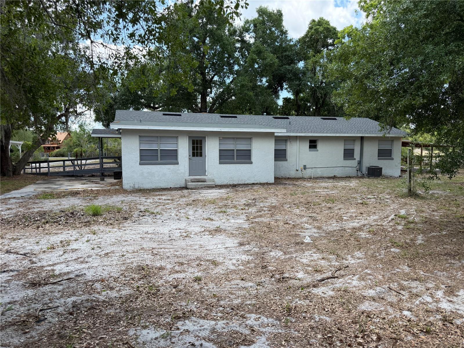 Single Family Residence in LAKE WALES, FL - Daniel Dourado