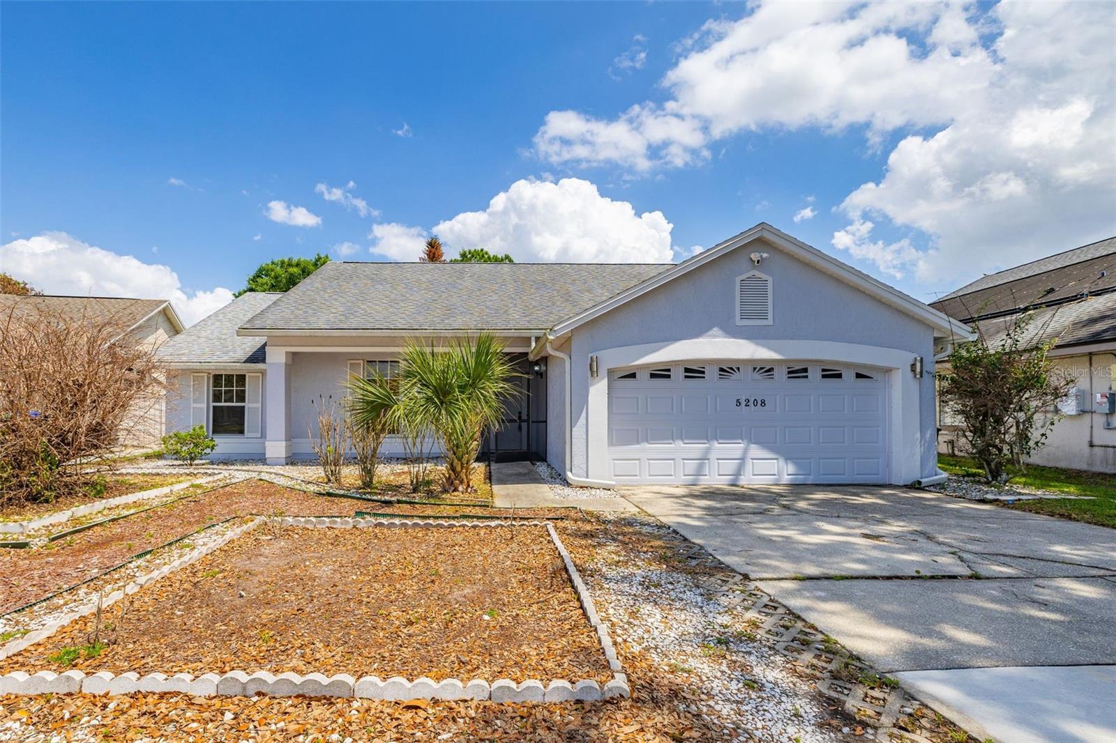 Single Family Residence in ORLANDO, FL - Daniel Dourado