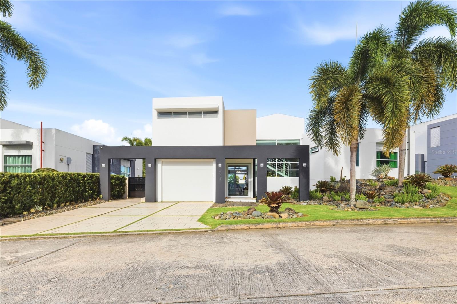 Single Family Residence in CAGUAS, PR - Daniel Dourado