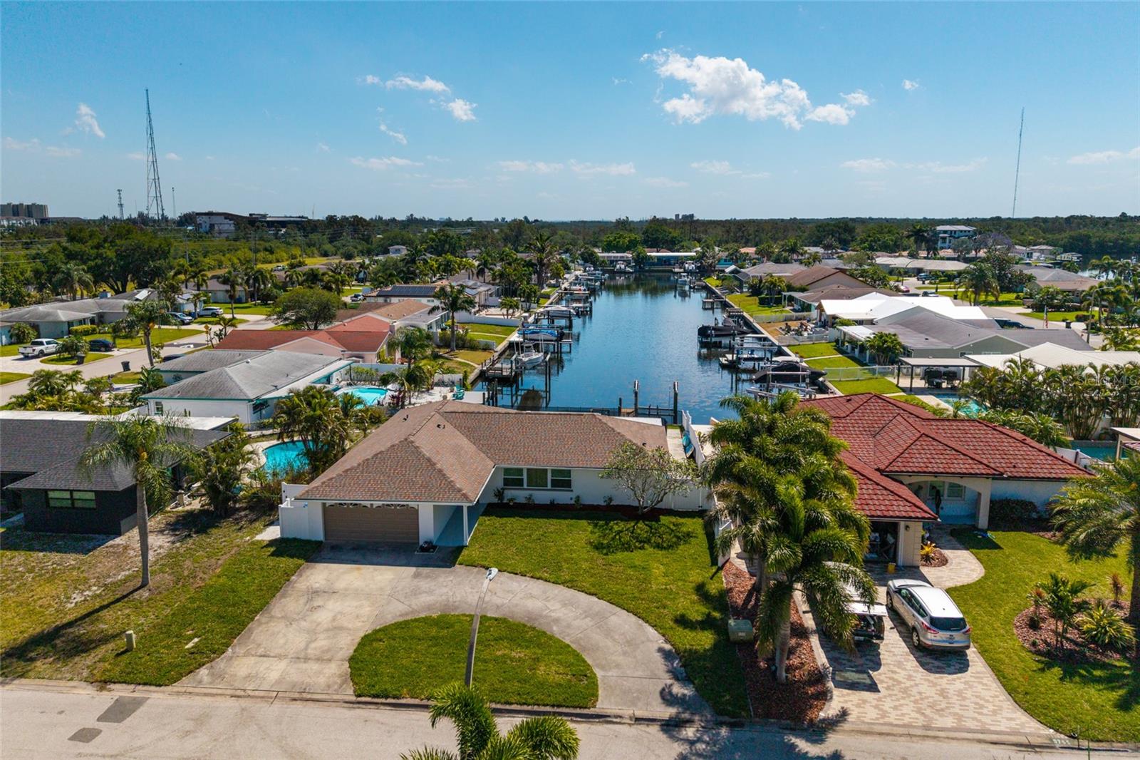 Single Family Residence em ST PETERSBURG, FL - Daniel Dourado