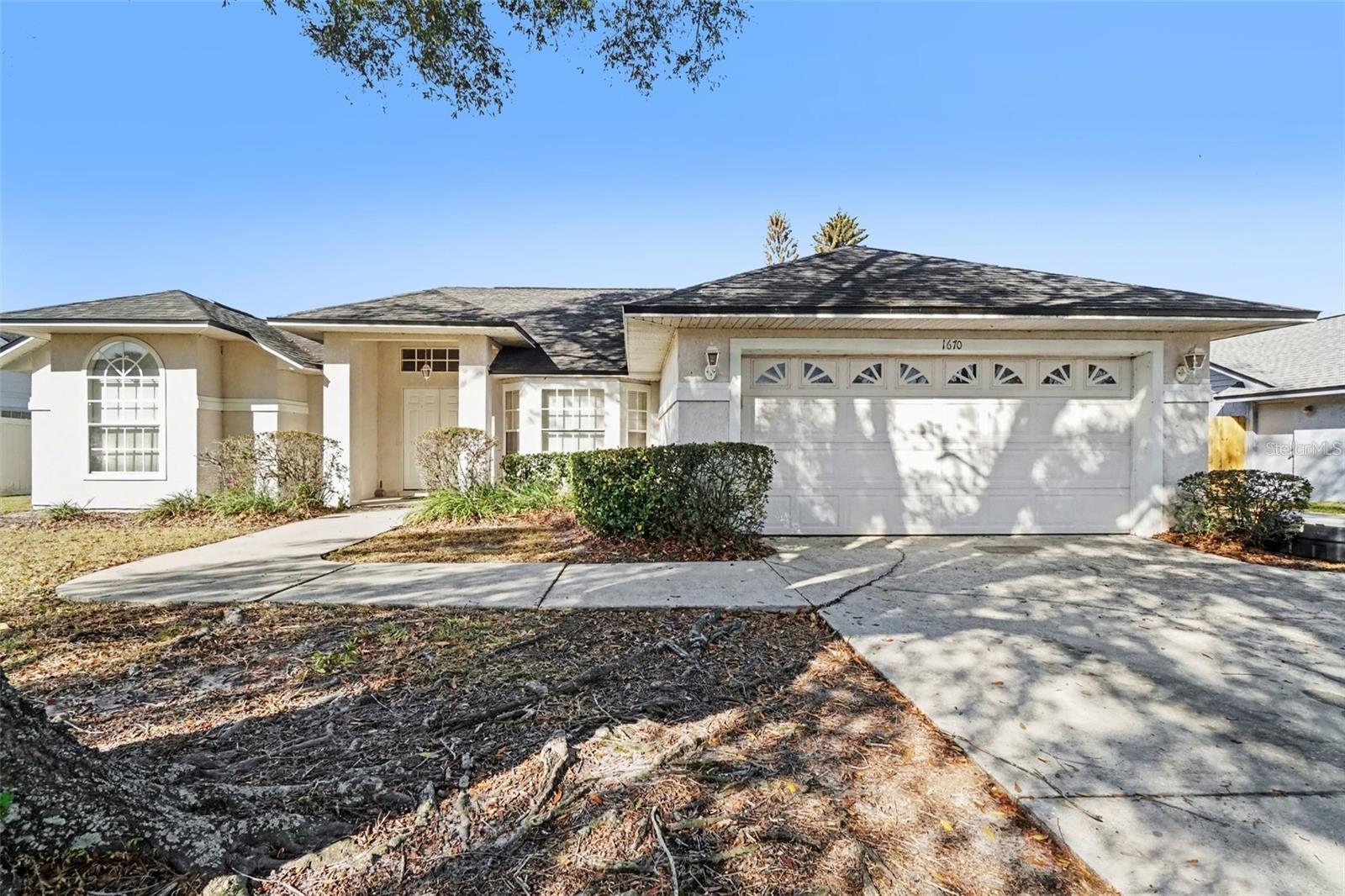 Single Family Residence in WINTER GARDEN, FL - Daniel Dourado
