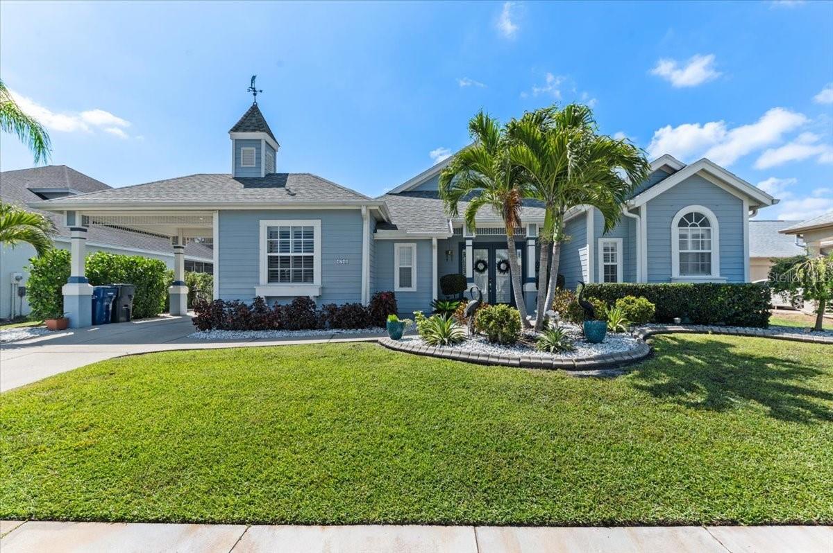 Single Family Residence in BRADENTON, FL - Daniel Dourado