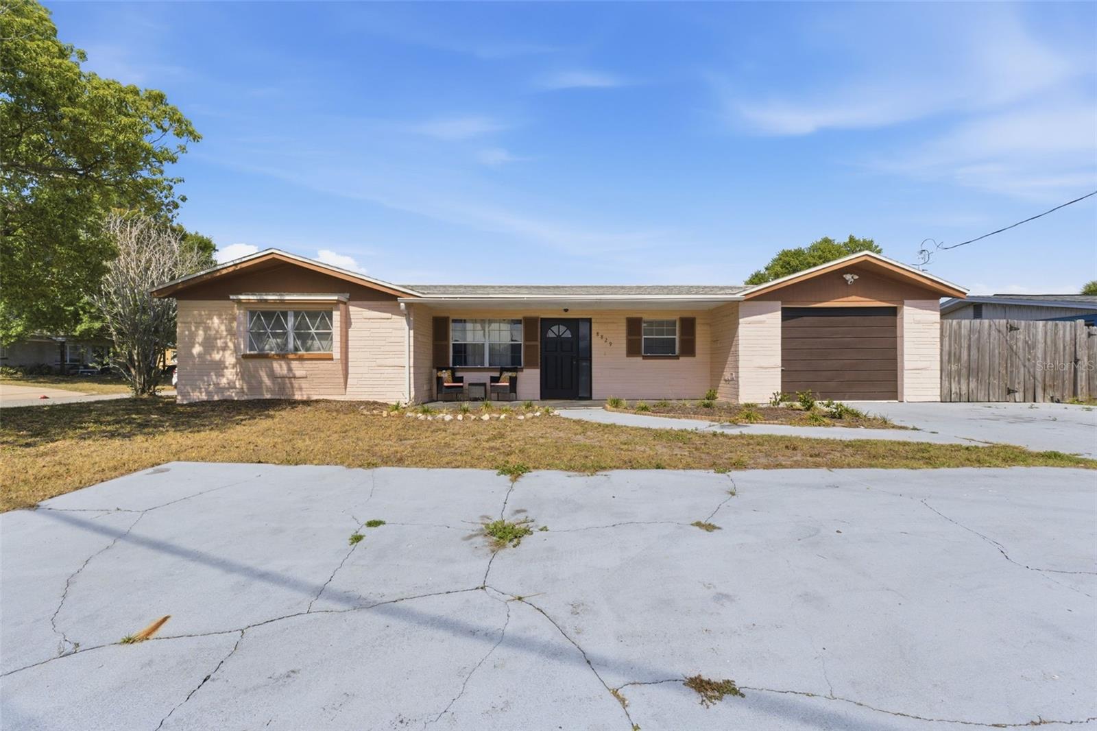 Single Family Residence in PORT RICHEY, FL - Daniel Dourado
