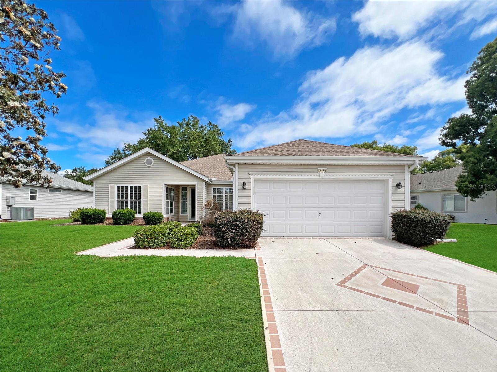 Single Family Residence em SUMMERFIELD, FL - Daniel Dourado