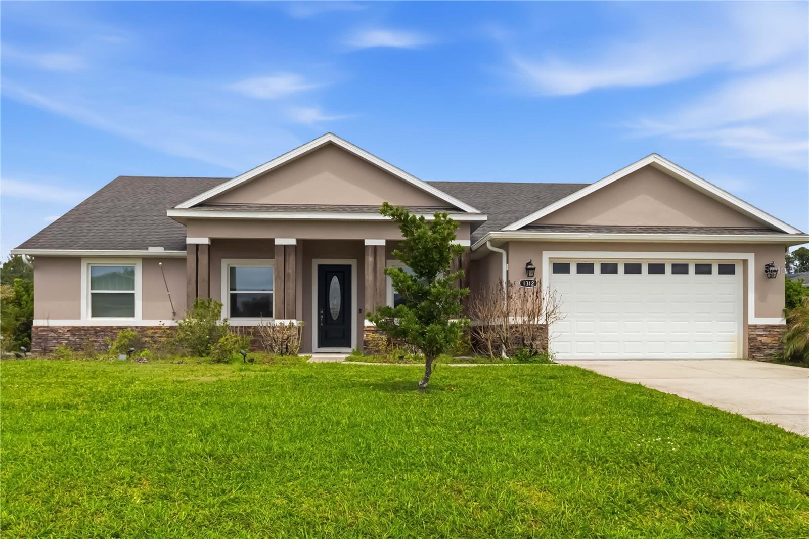 Single Family Residence in ST CLOUD, FL - Daniel Dourado