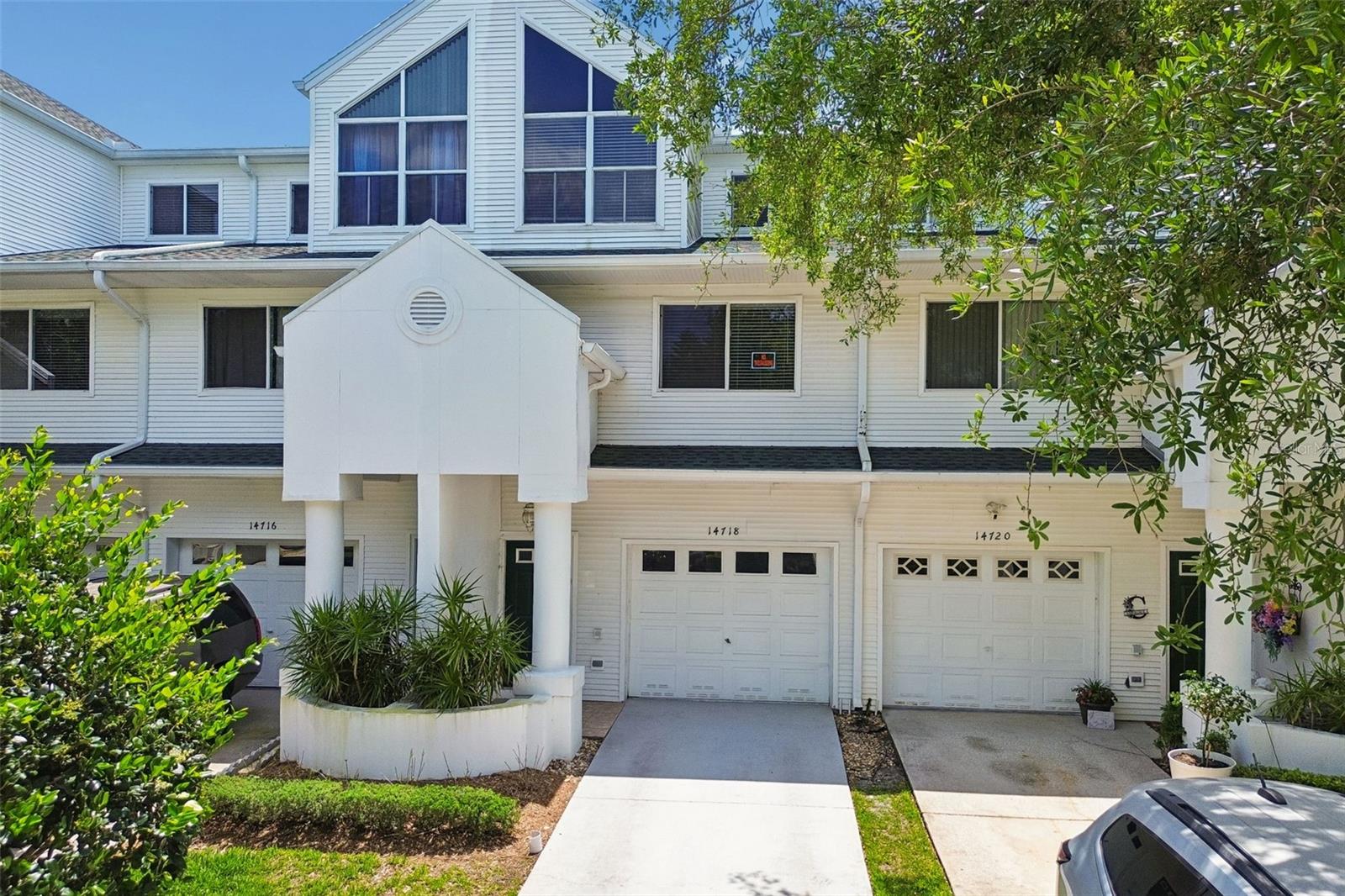 Townhouse in SEMINOLE, FL - Daniel Dourado