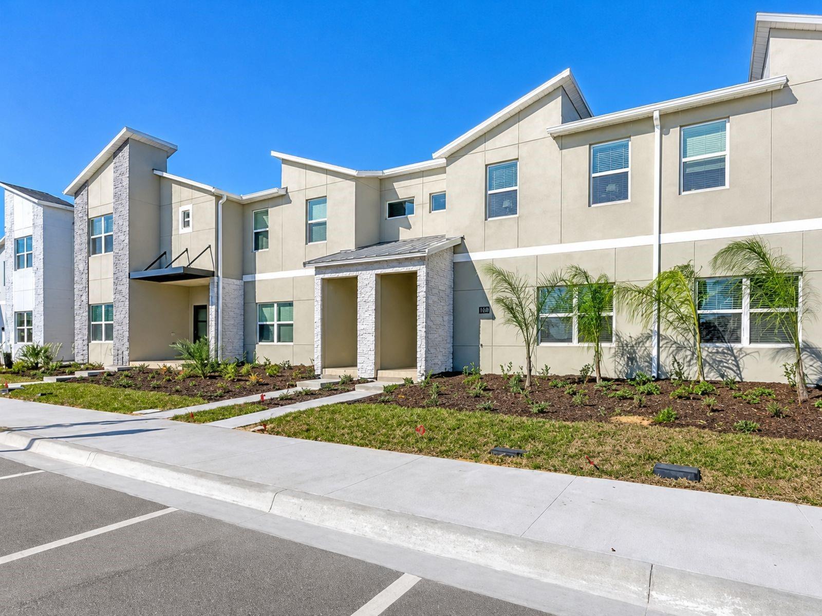 Townhouse in DAVENPORT, FL - Daniel Dourado