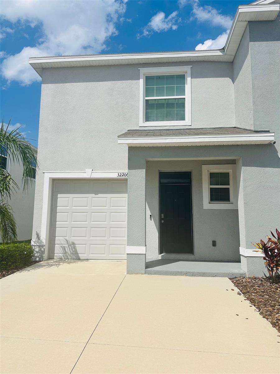 Townhouse in WESLEY CHAPEL, FL - Daniel Dourado