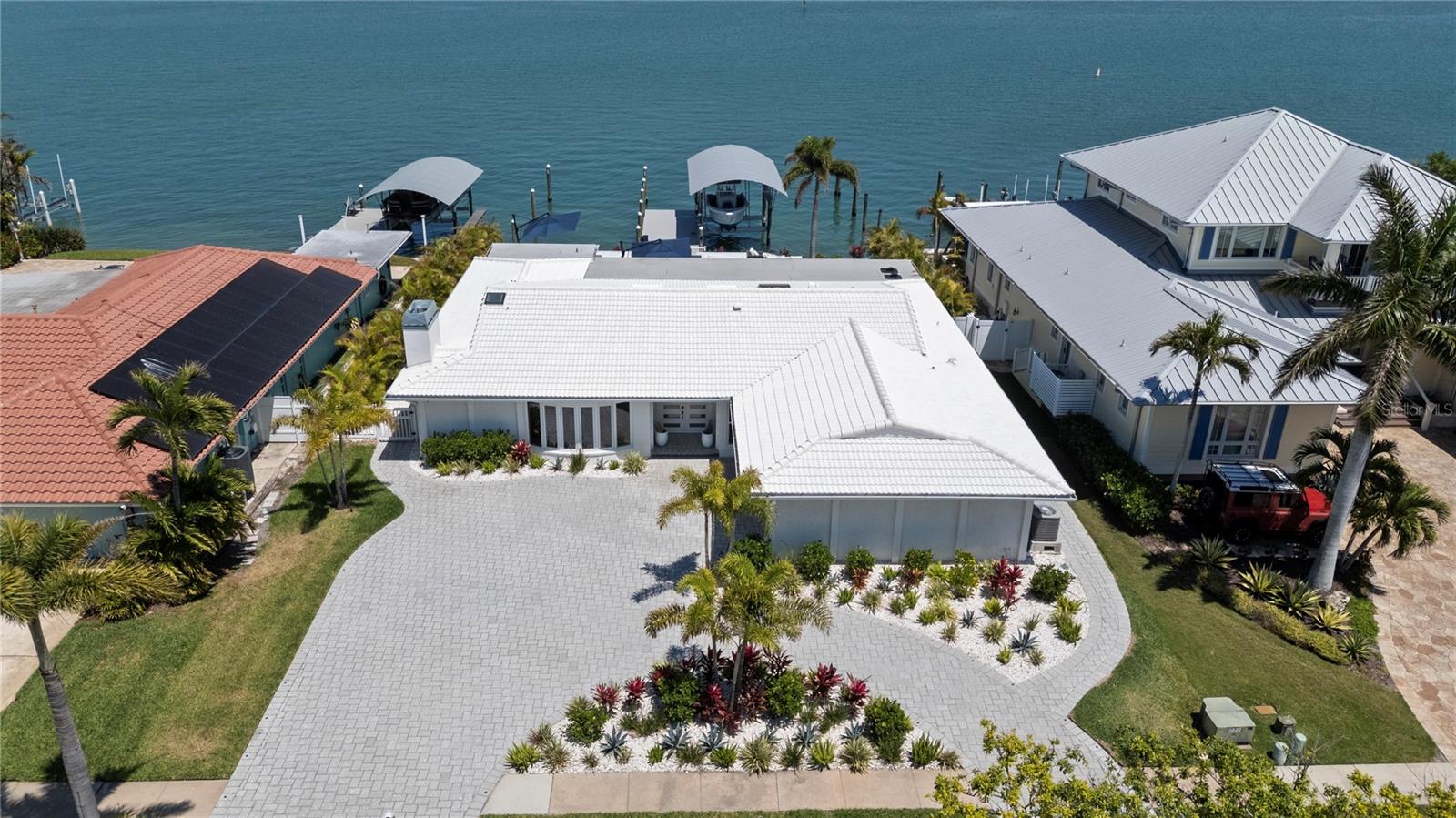 Single Family Residence em CLEARWATER BEACH, FL - Daniel Dourado