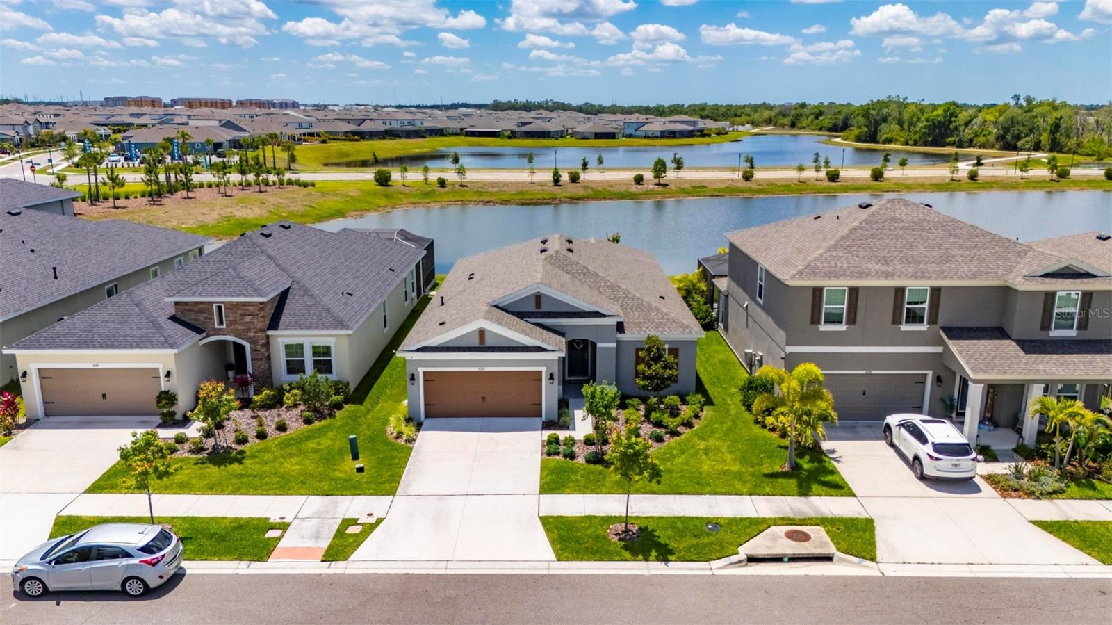 Single Family Residence in APOLLO BEACH, FL - Daniel Dourado