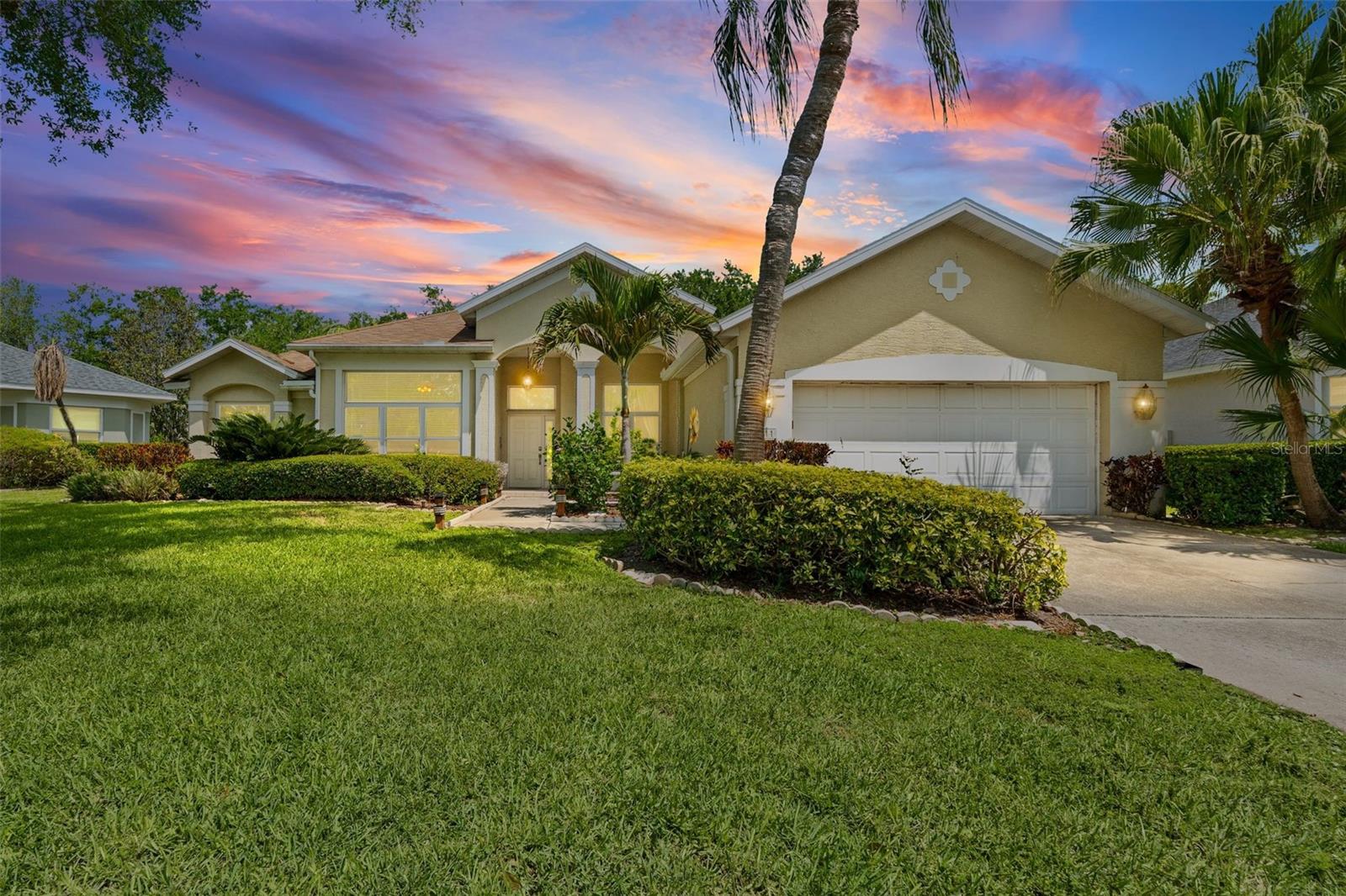 Single Family Residence in BRADENTON, FL - Daniel Dourado