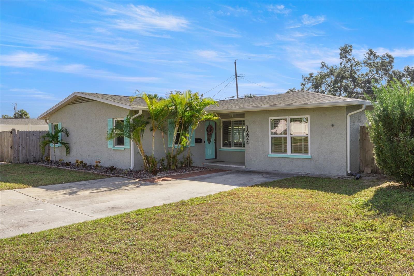 Single Family Residence em ST PETERSBURG, FL - Daniel Dourado