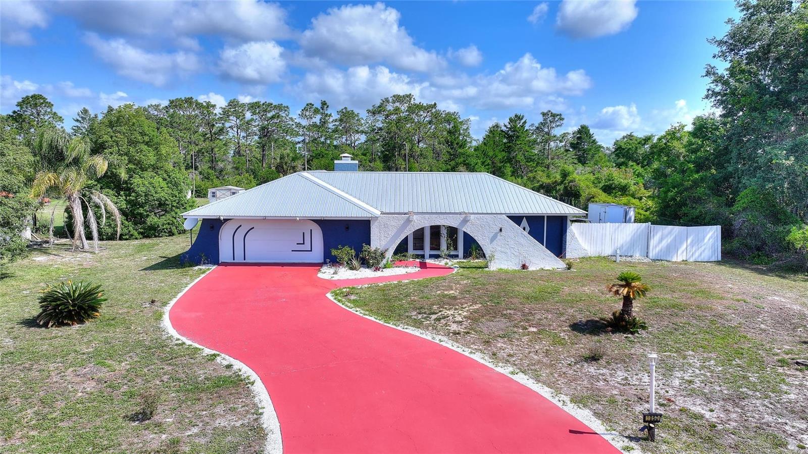 Single Family Residence em INDIAN LAKE ESTATES, FL - Daniel Dourado