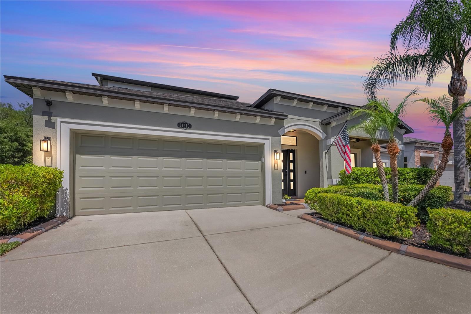 Single Family Residence in RIVERVIEW, FL - Daniel Dourado