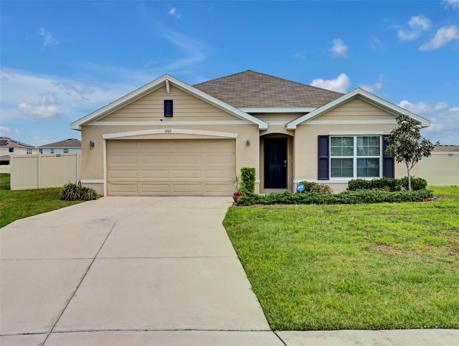 Single Family Residence em PLANT CITY, FL - Daniel Dourado