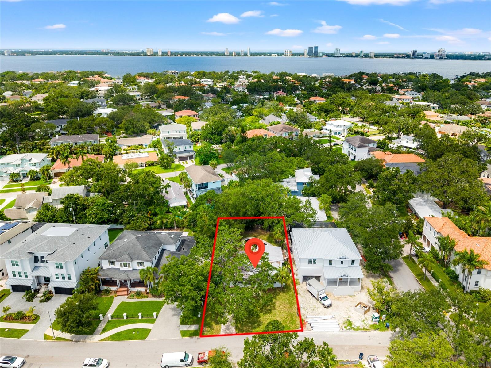 Single Family Residence in TAMPA, FL - Daniel Dourado