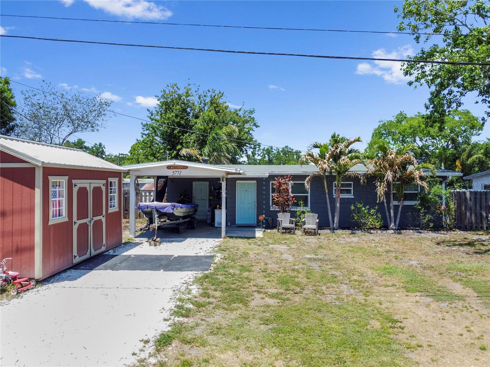 Single Family Residence em PINELLAS PARK, FL - Daniel Dourado
