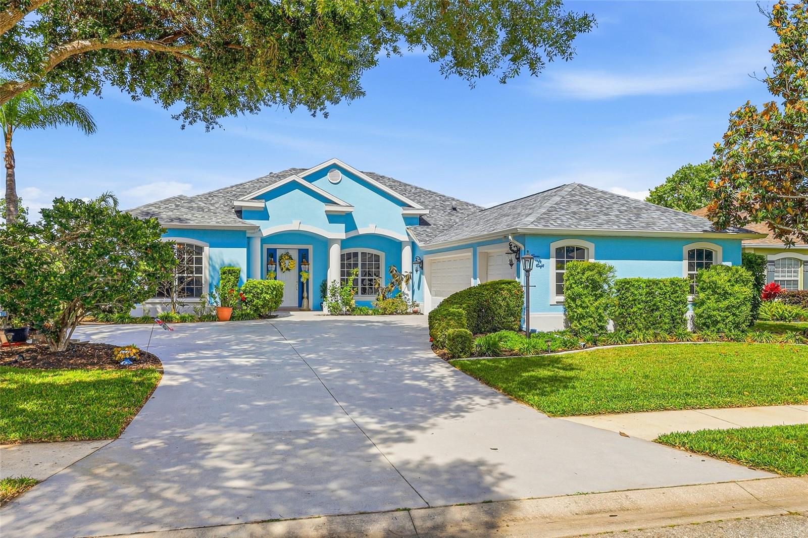 Single Family Residence in BRADENTON, FL - Daniel Dourado