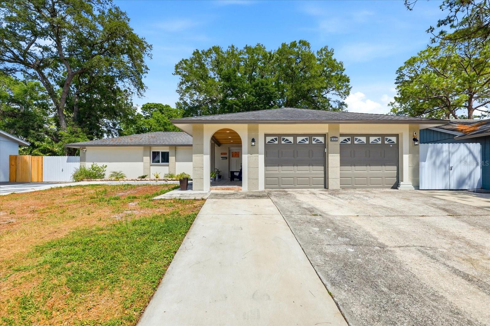Single Family Residence in TAMPA, FL - Daniel Dourado