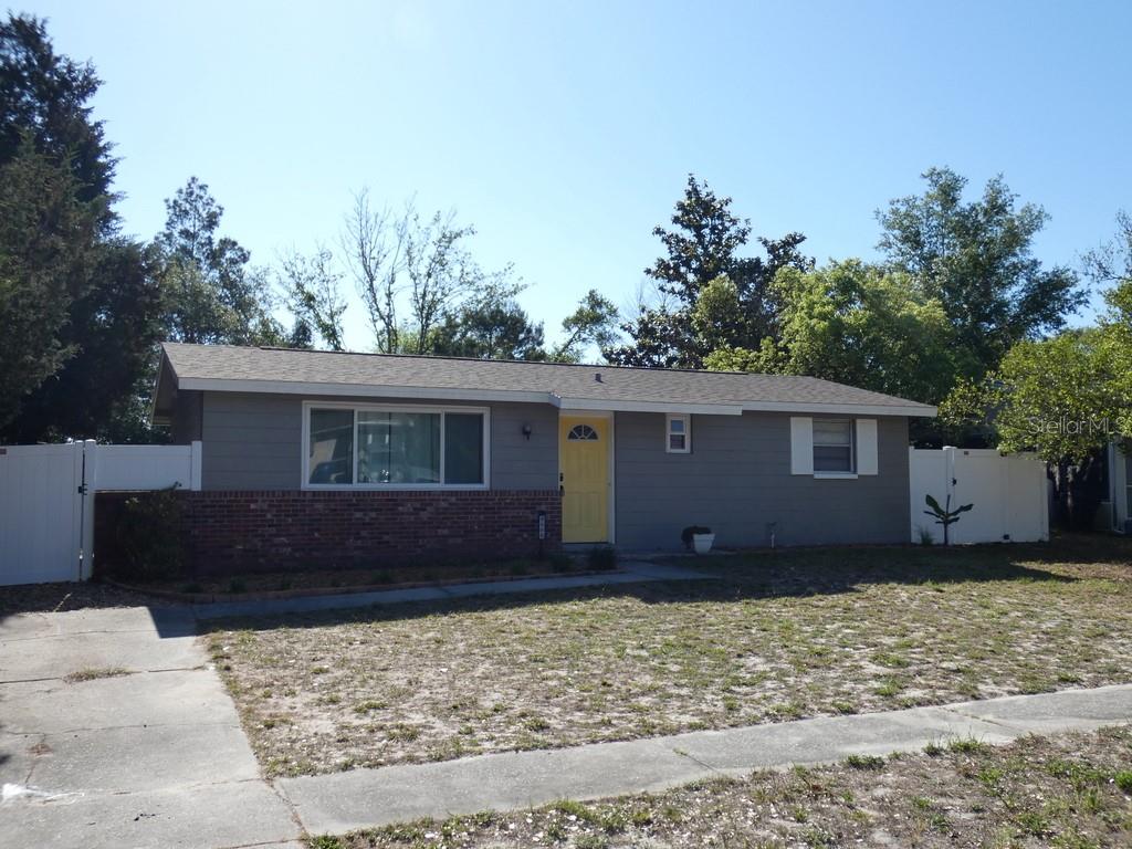 Single Family Residence in SPRING HILL, FL - Daniel Dourado