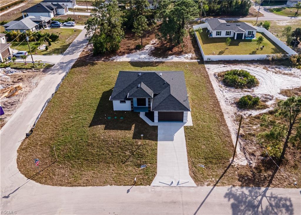 Single Family Residence em LEHIGH ACRES, FL - Daniel Dourado