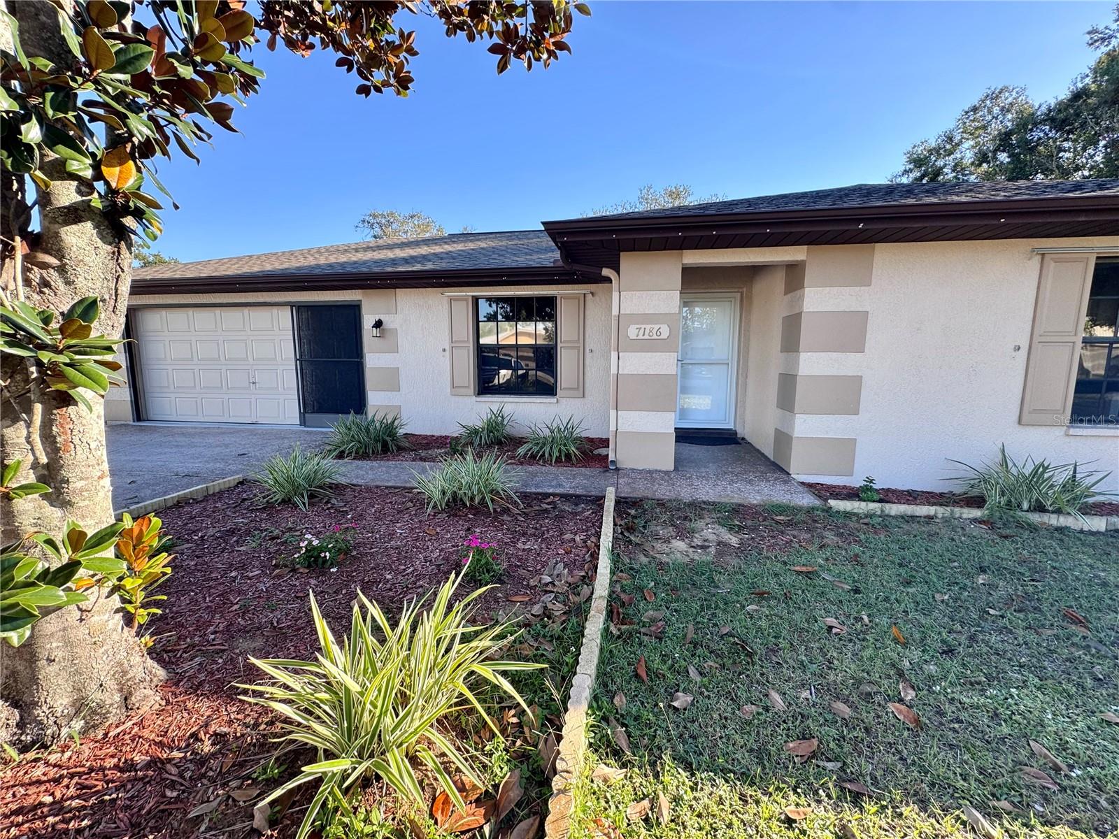 Single Family Residence in BROOKSVILLE, FL - Daniel Dourado
