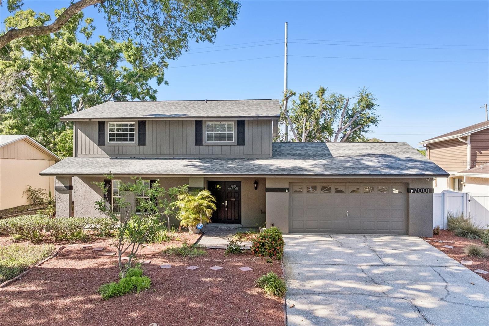 Single Family Residence in TAMPA, FL - Daniel Dourado