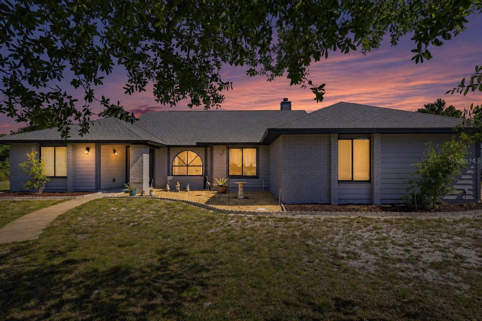 Single Family Residence in DEBARY, FL - Daniel Dourado
