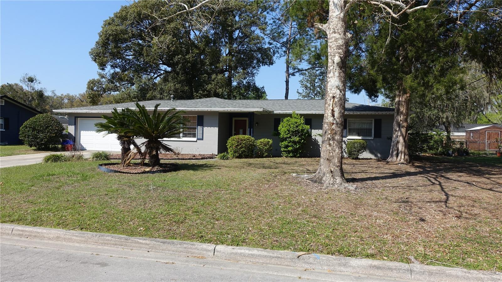 Single Family Residence in GAINESVILLE, FL - Daniel Dourado