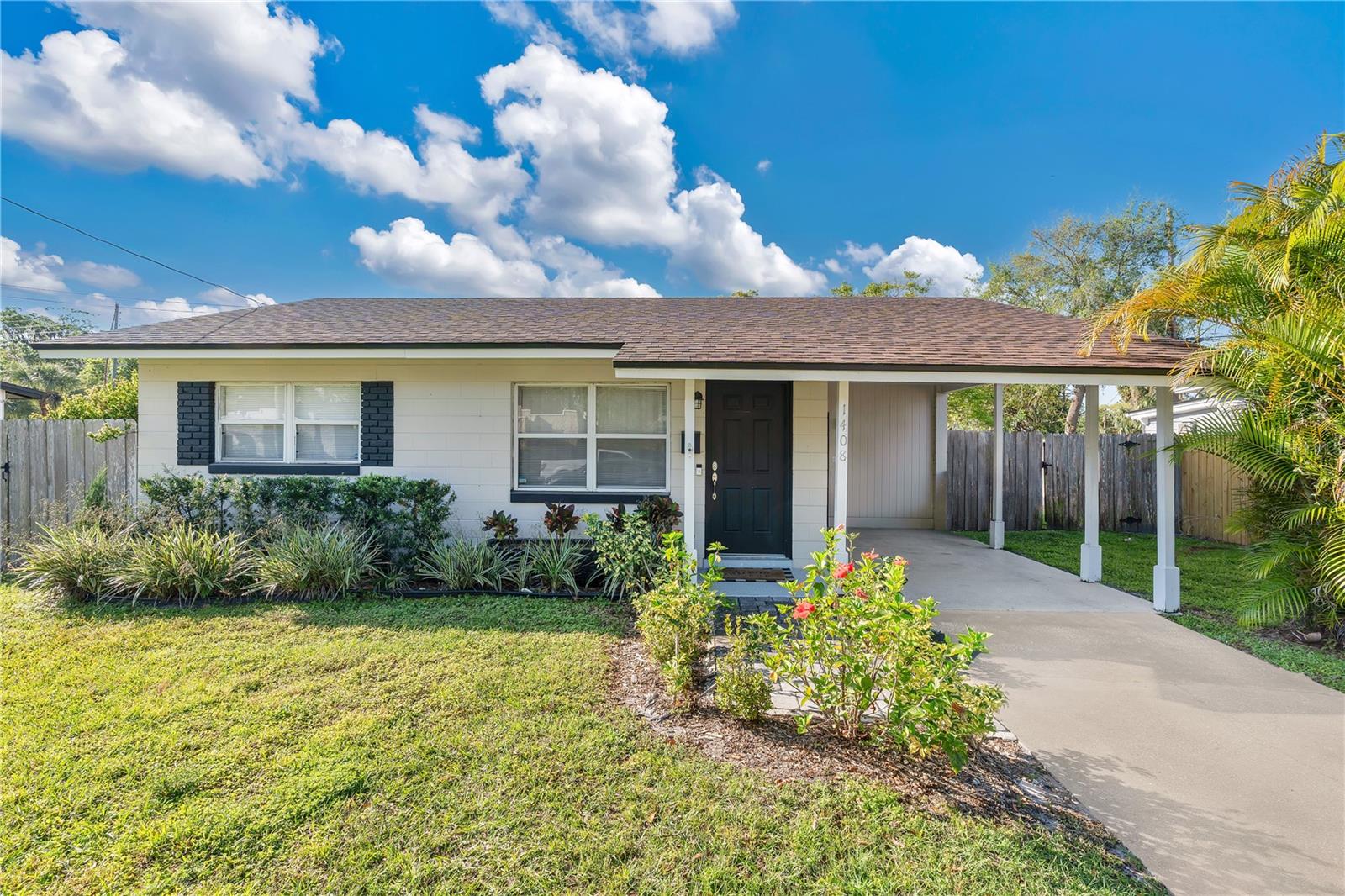 Single Family Residence in ORLANDO, FL - Daniel Dourado