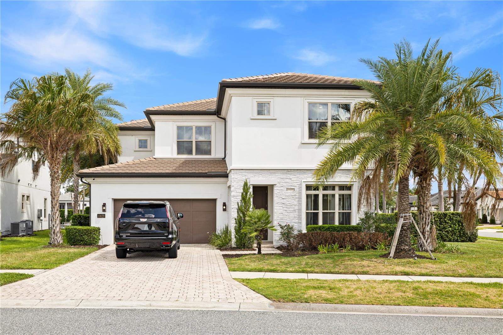 Single Family Residence in ORLANDO, FL - Daniel Dourado