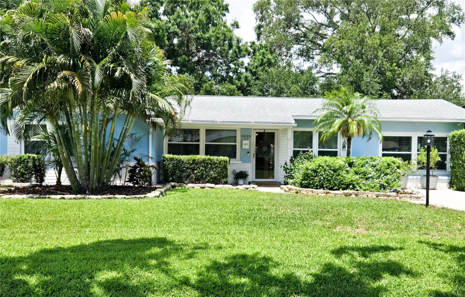 Single Family Residence em ST PETERSBURG, FL - Daniel Dourado