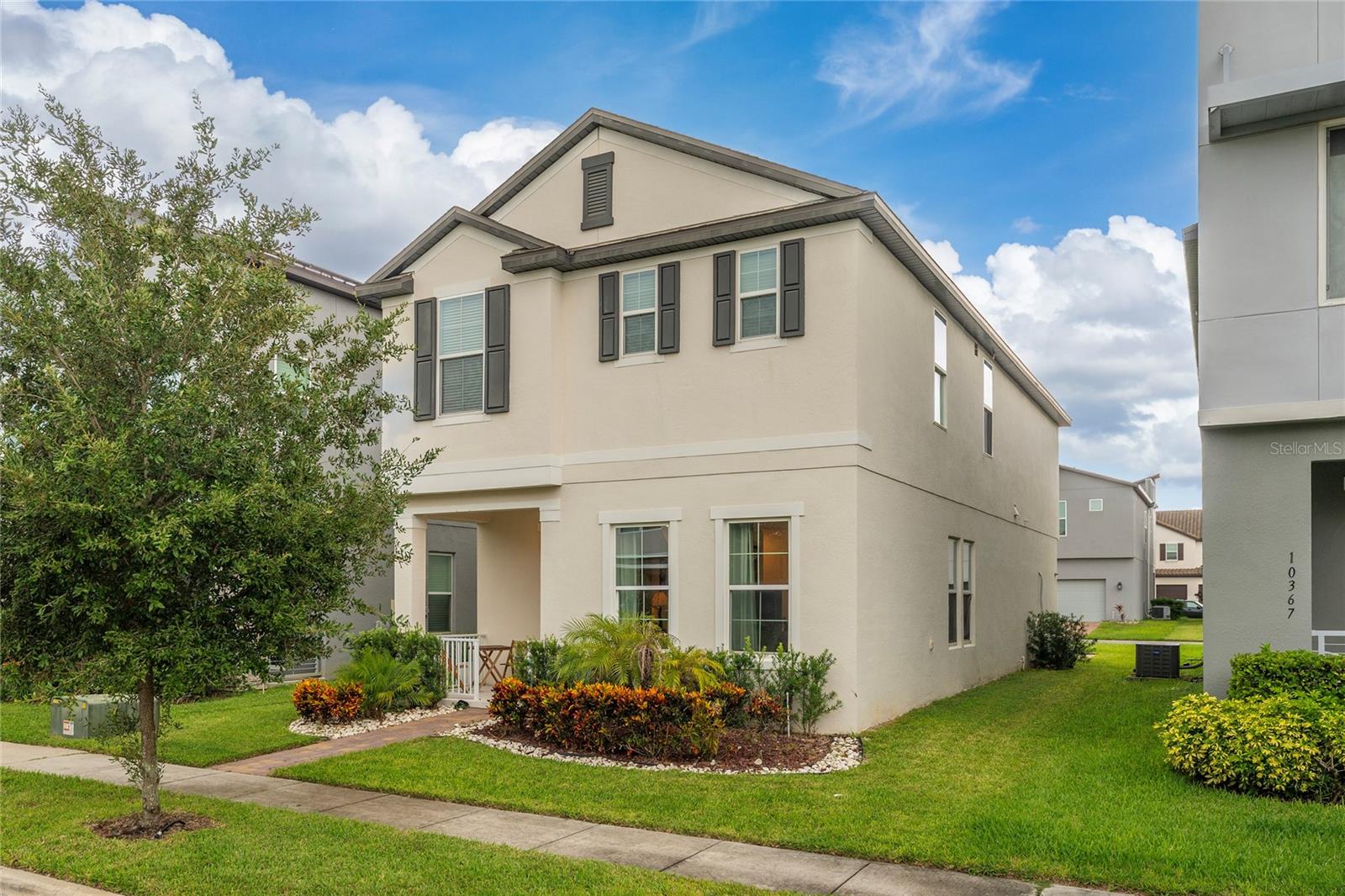 Single Family Residence in WINTER GARDEN, FL - Daniel Dourado