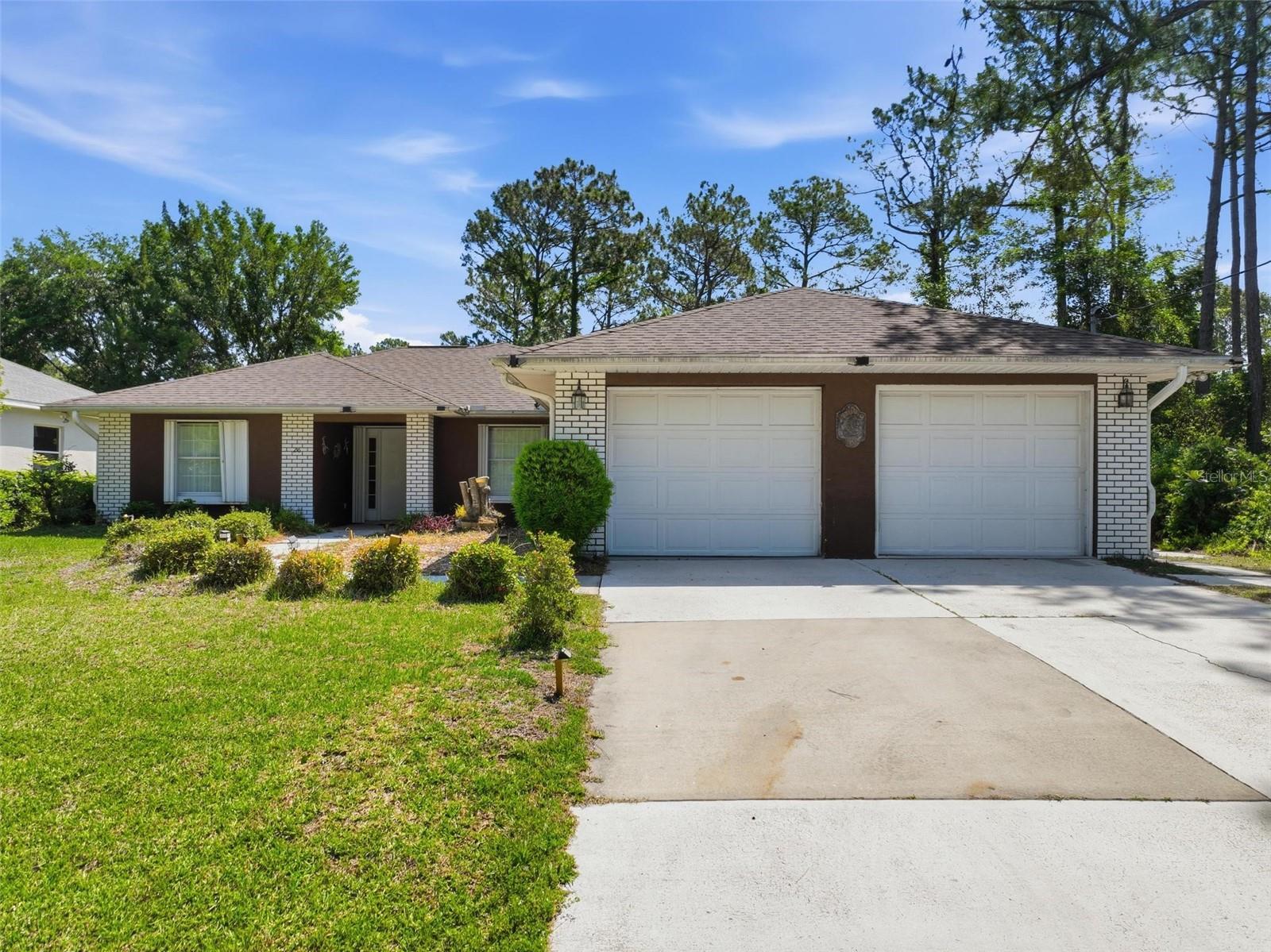 Single Family Residence in PALM COAST, FL - Daniel Dourado