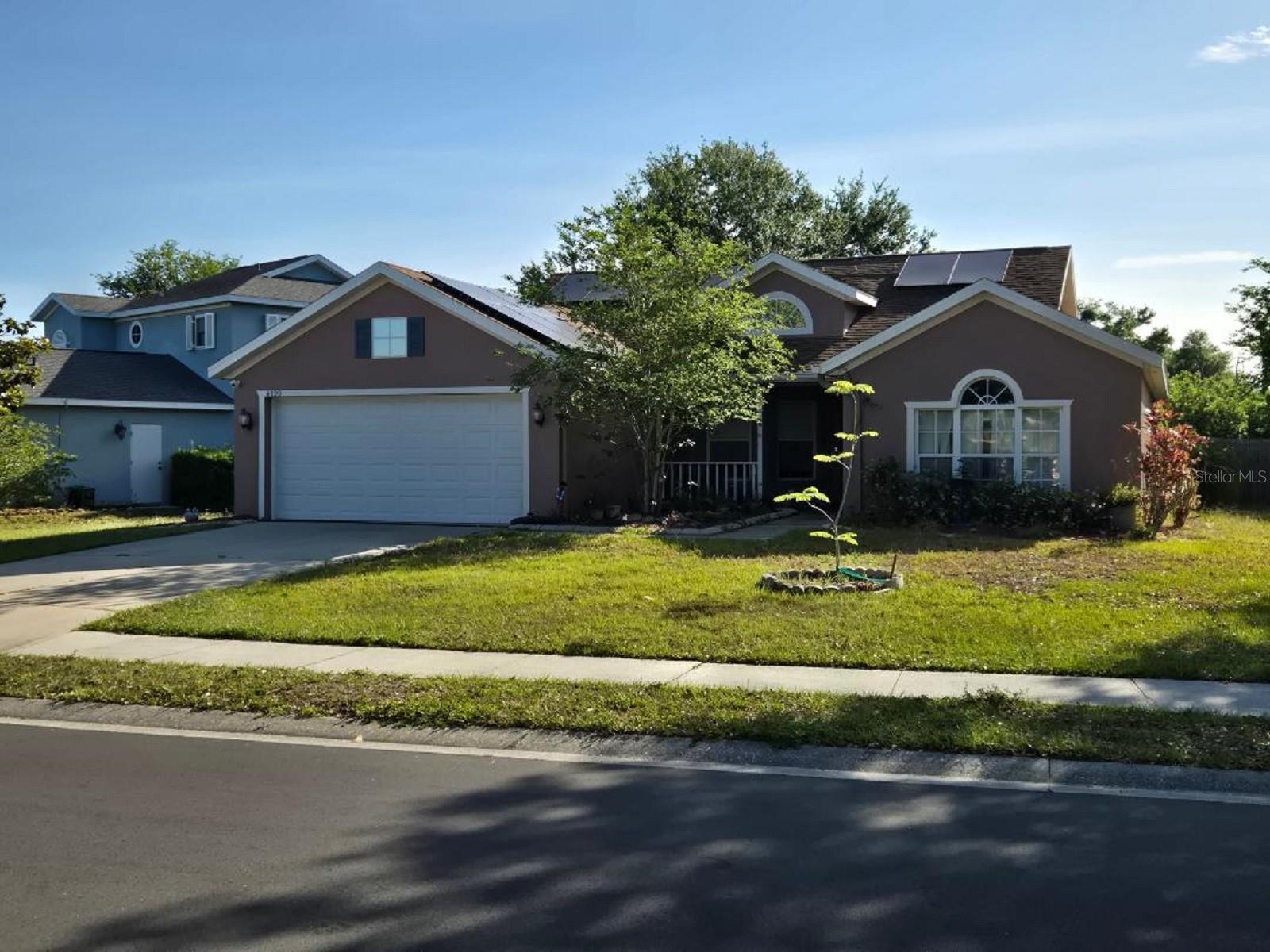 Single Family Residence in PARRISH, FL - Daniel Dourado