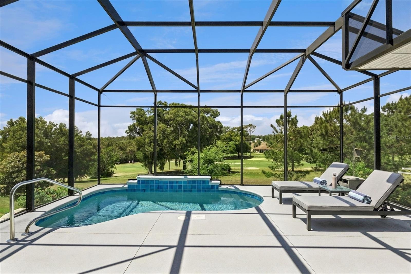 Single Family Residence in LADY LAKE, FL - Daniel Dourado