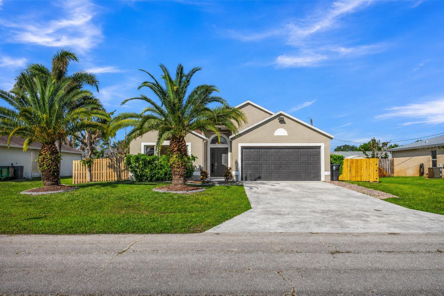Single Family Residence in PORT ST LUCIE, FL - Daniel Dourado