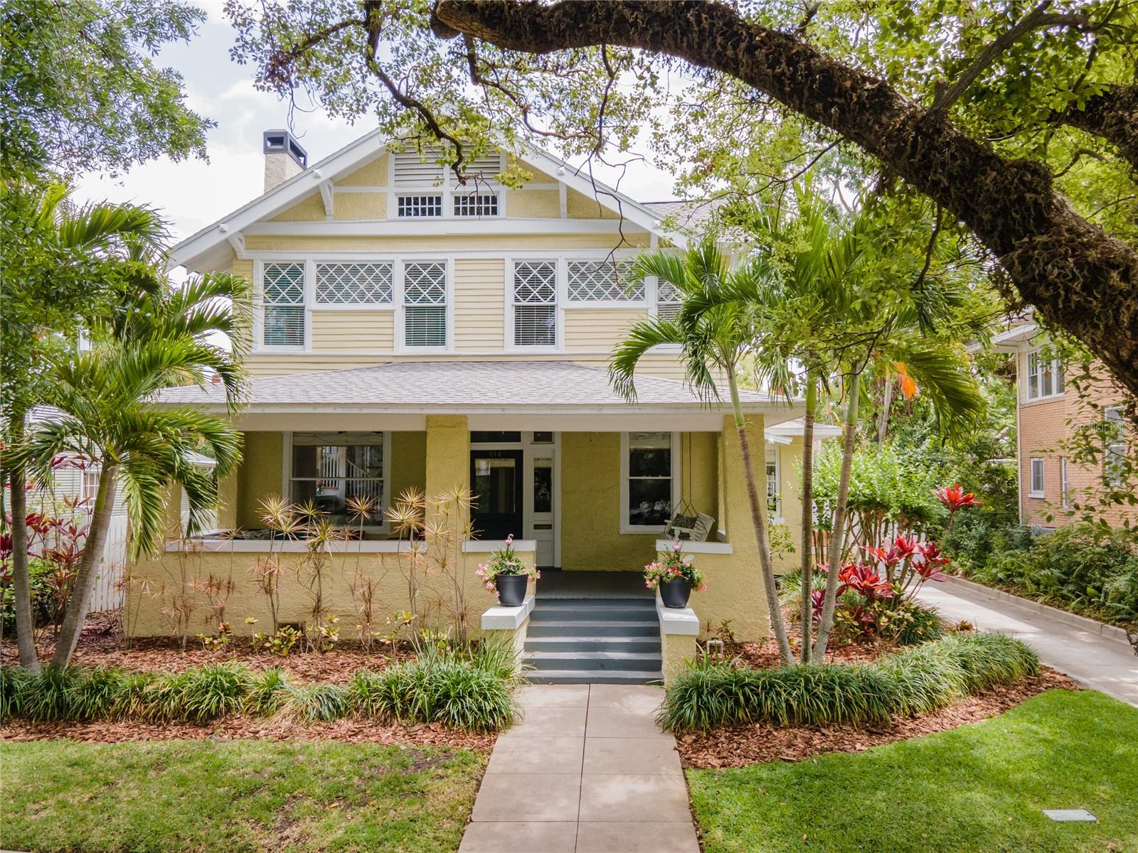 Single Family Residence in TAMPA, FL - Daniel Dourado