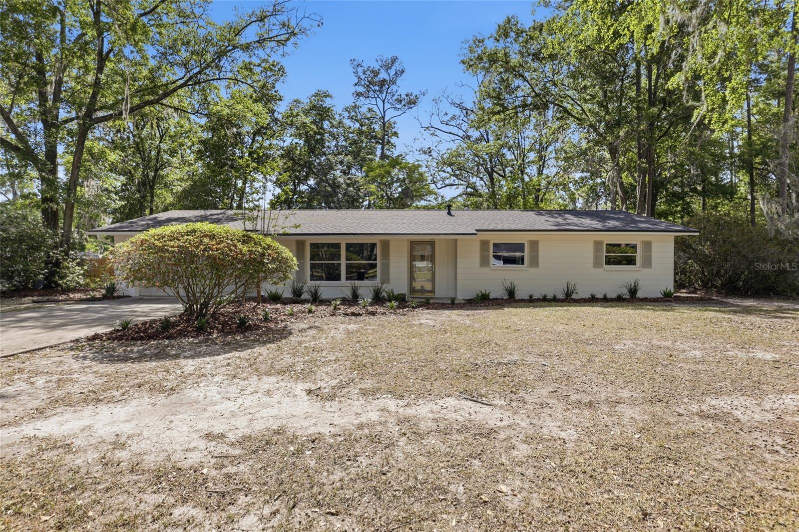 Single Family Residence in GAINESVILLE, FL - Daniel Dourado