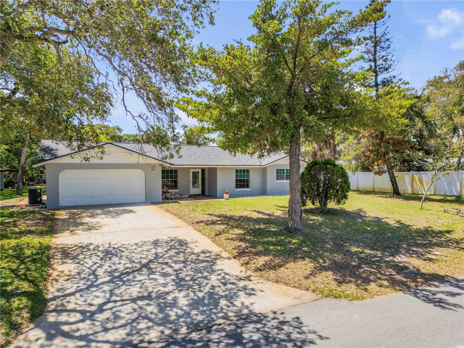 Single Family Residence in NEW SMYRNA BEACH, FL - Daniel Dourado
