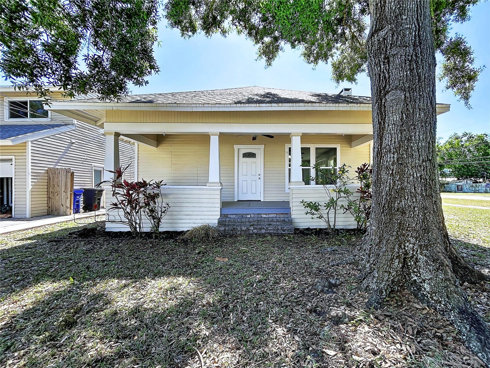 Single Family Residence in OLDSMAR, FL - Daniel Dourado