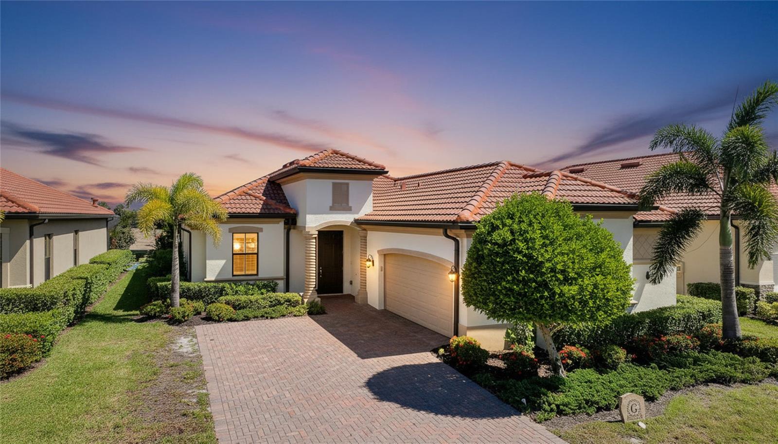 Single Family Residence in VENICE, FL - Daniel Dourado