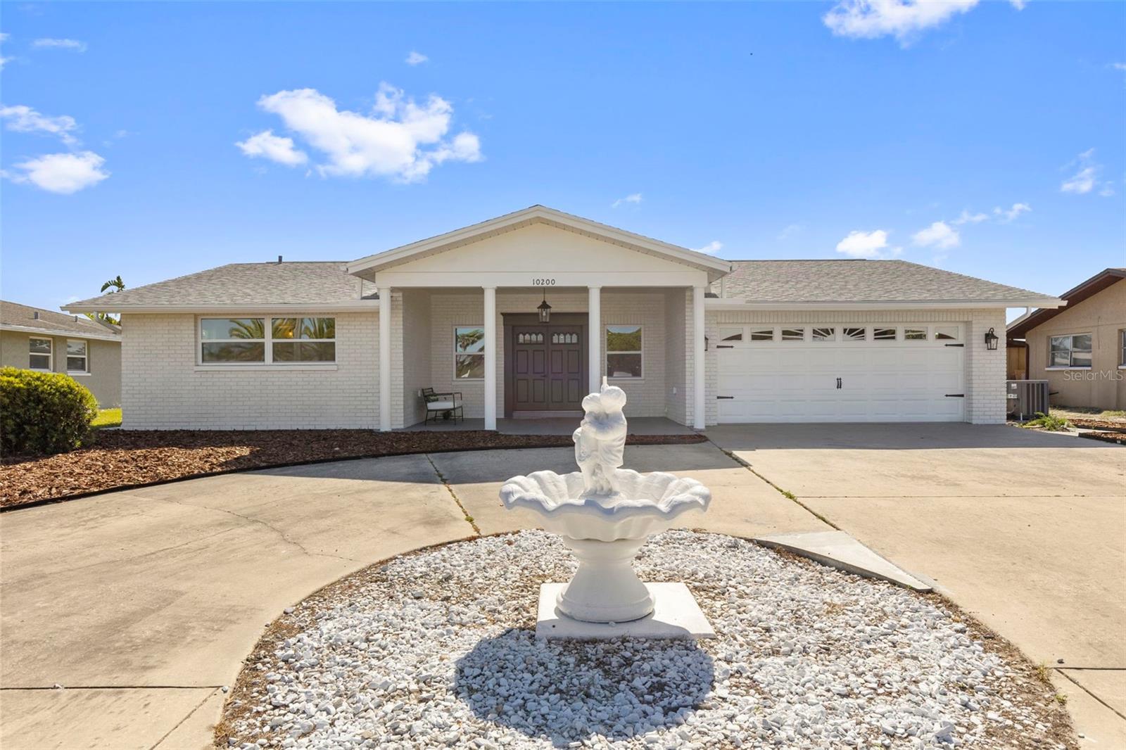 Single Family Residence in PORT RICHEY, FL - Daniel Dourado