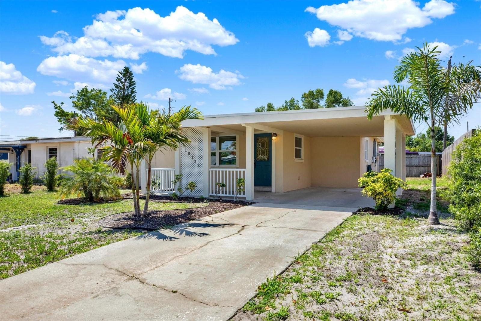 Single Family Residence in LARGO, FL - Daniel Dourado