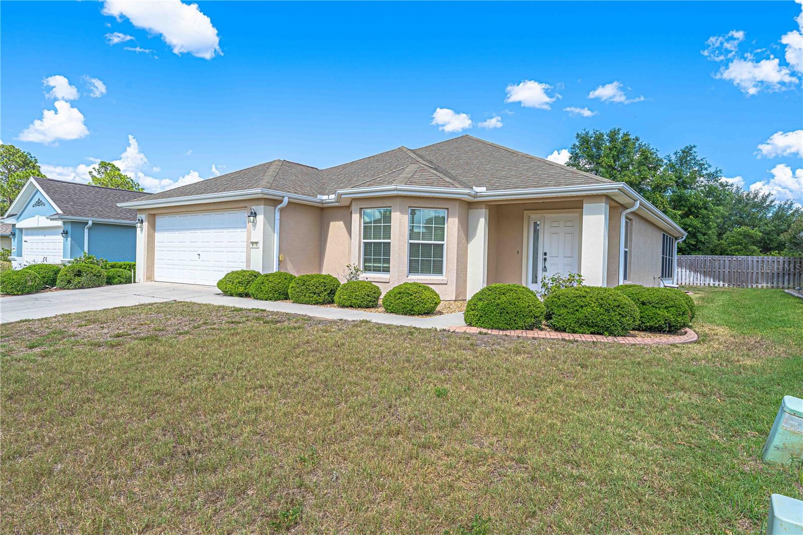 Single Family Residence em SUMMERFIELD, FL - Daniel Dourado