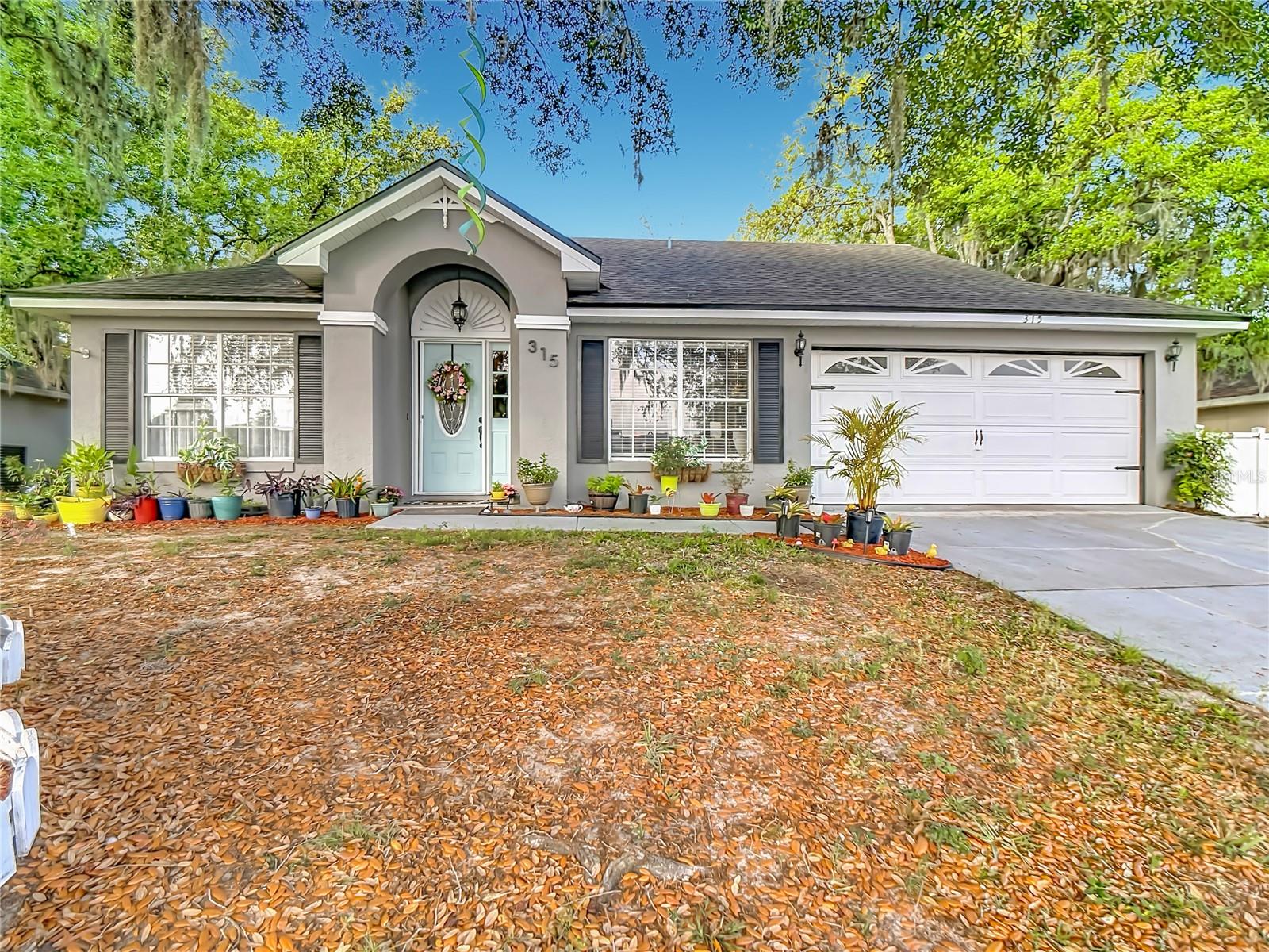 Single Family Residence in DAVENPORT, FL - Daniel Dourado