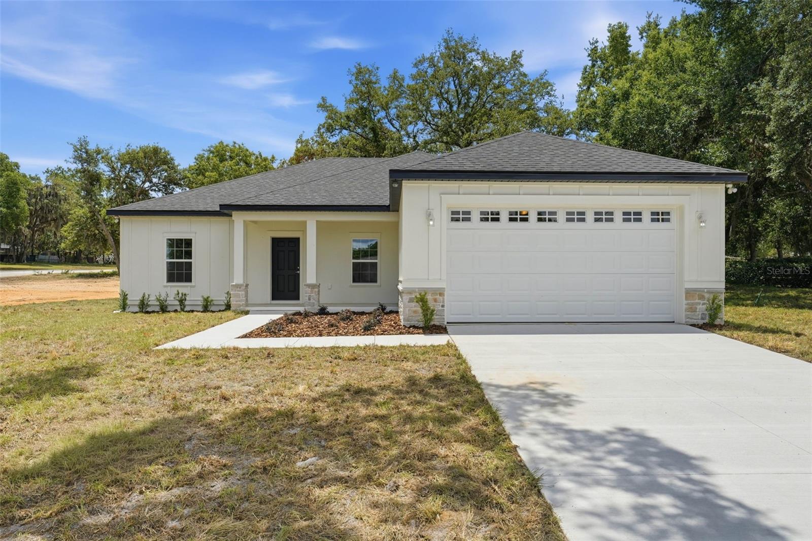 Single Family Residence in ASTATULA, FL - Daniel Dourado