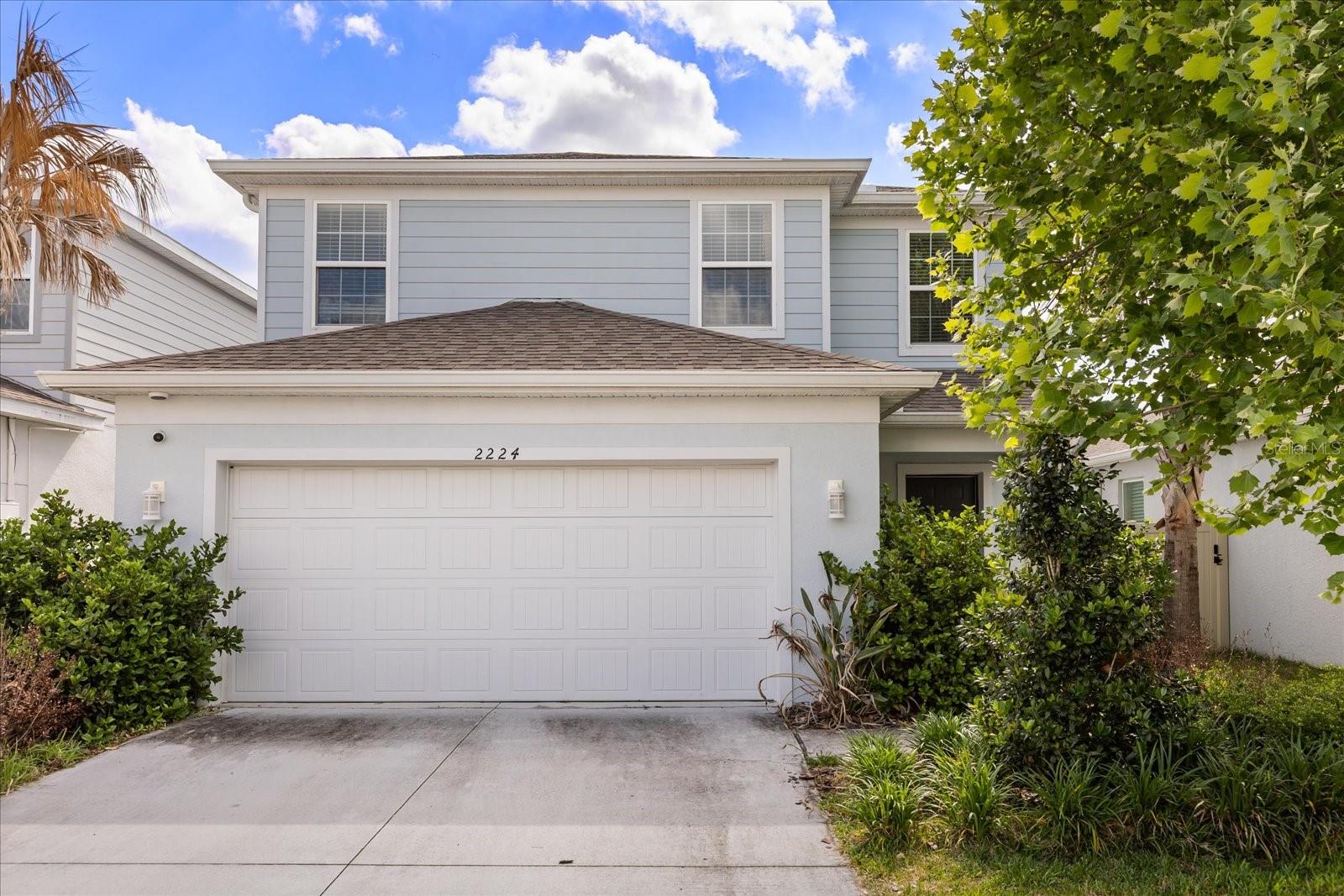 Single Family Residence in DELAND, FL - Daniel Dourado