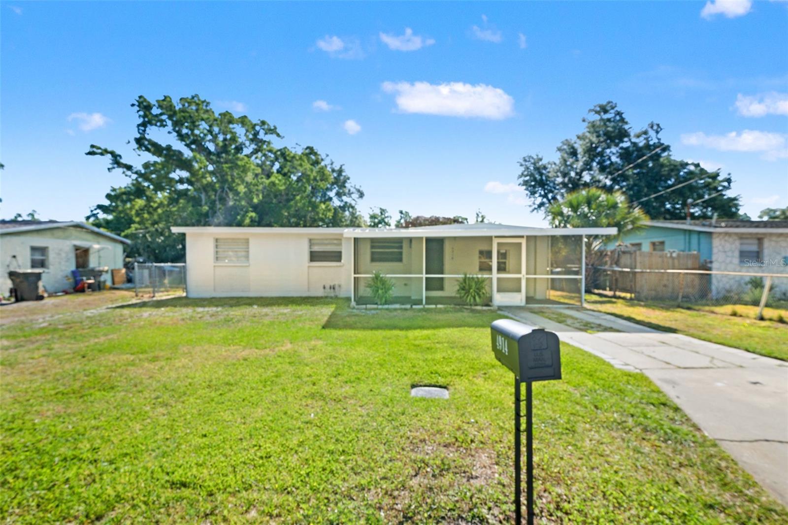 Single Family Residence in TAMPA, FL - Daniel Dourado